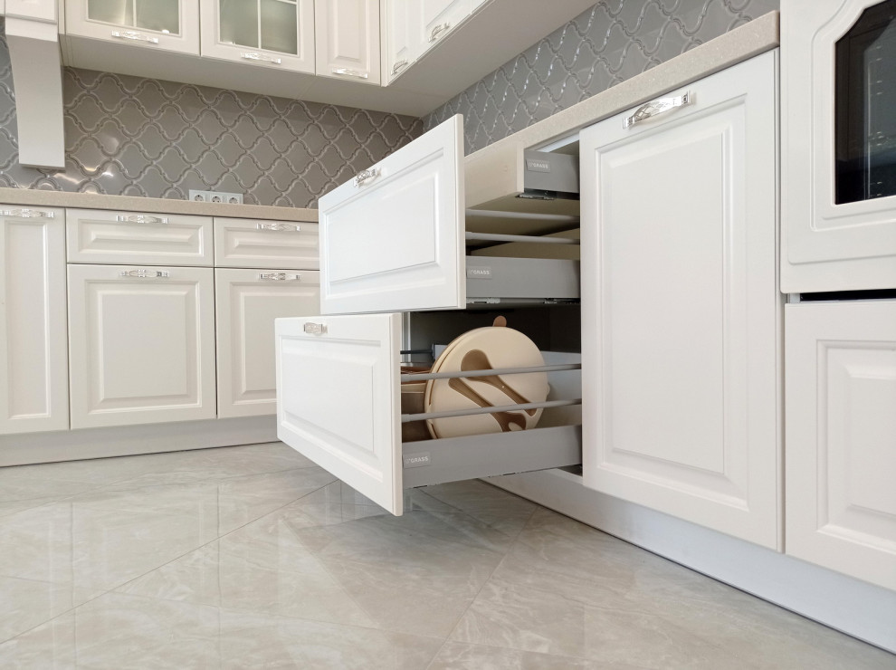 Кухня Париж в стиле современной классики