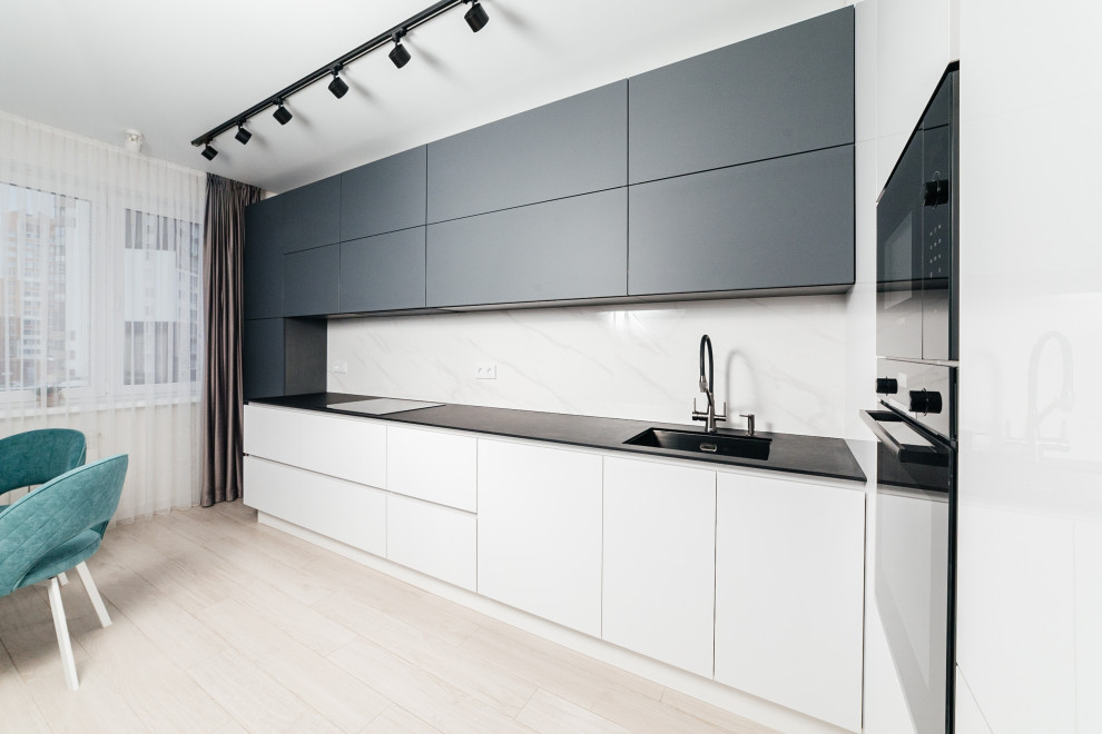 Угловая кухня с фасадами Fenix