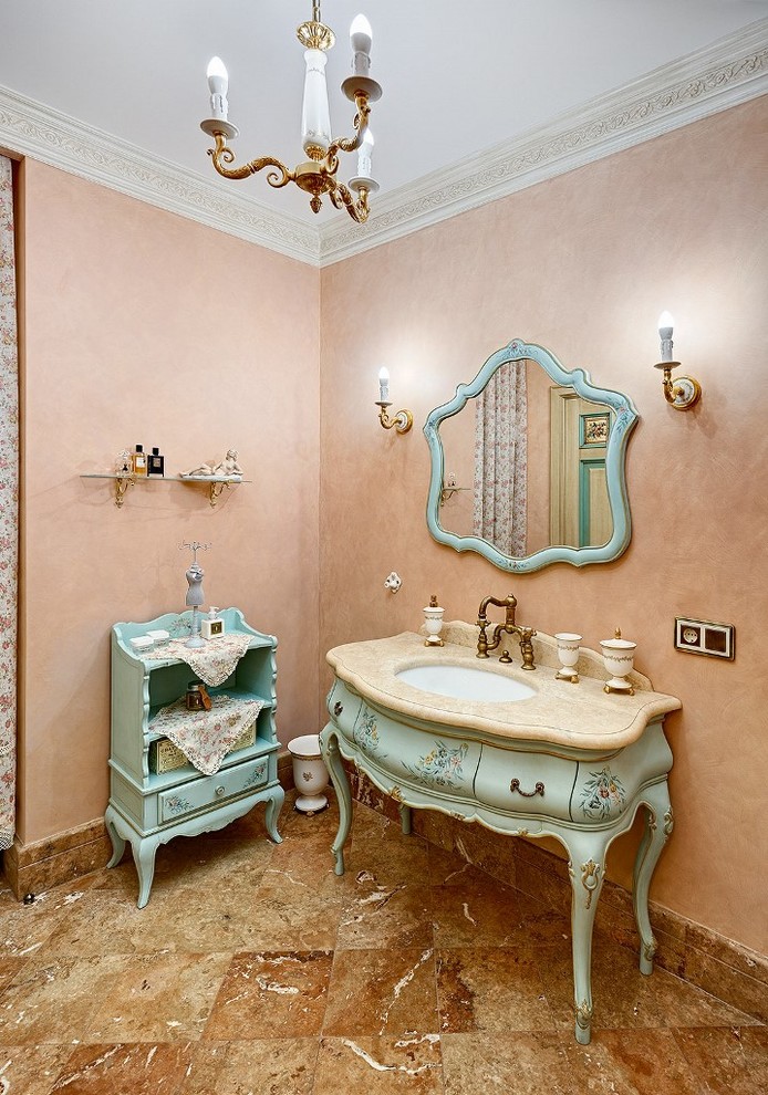 Антикварная история