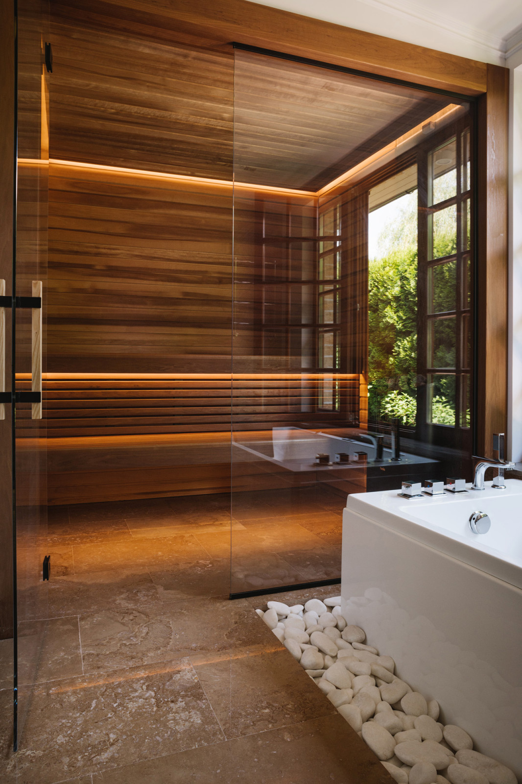 Материал стен и полков - термоосина.