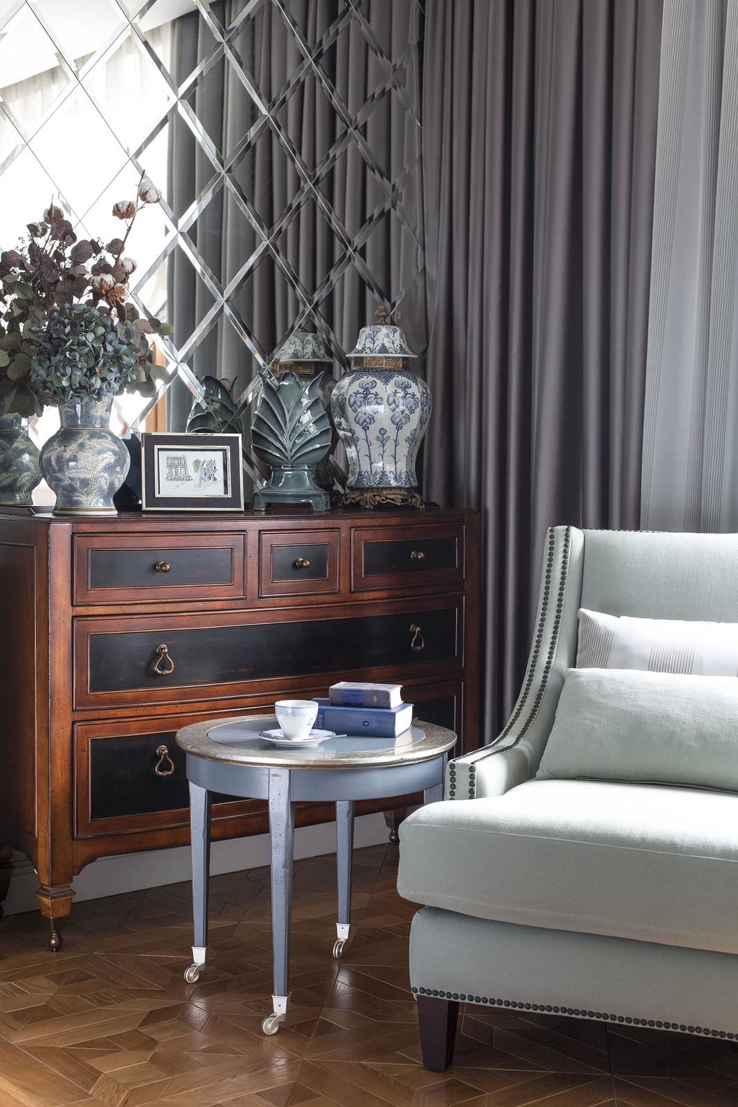 Зона отдыха в мужской спальне