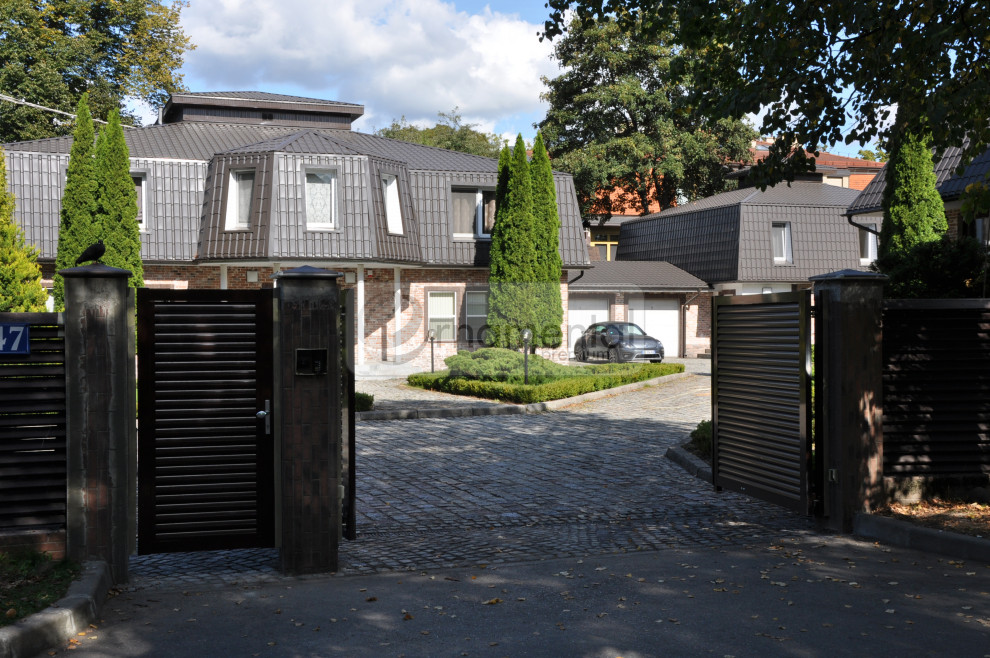 Ограждения по улице Каштановая аллея