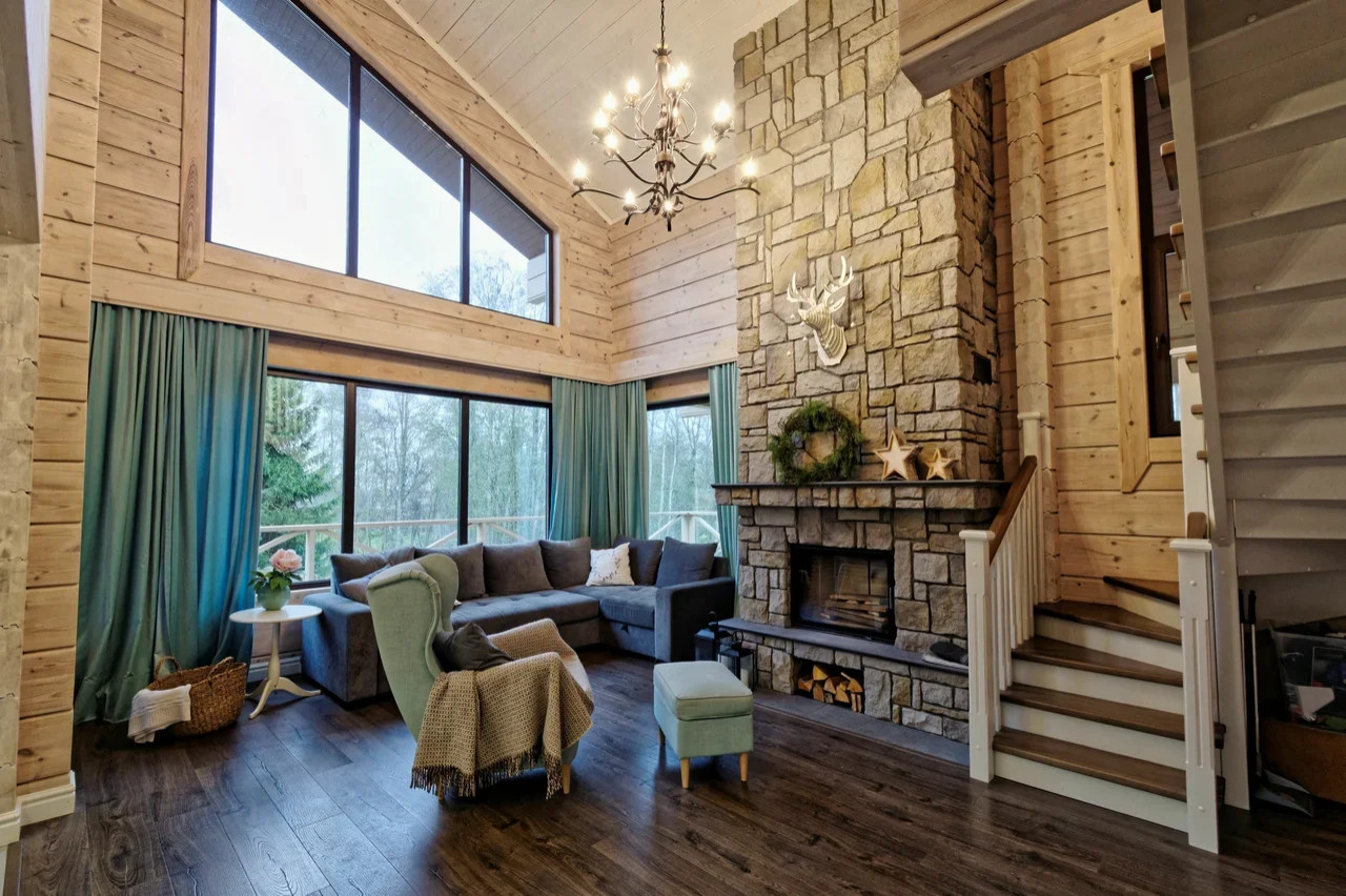 Дом на берегу озера в деревне Силино