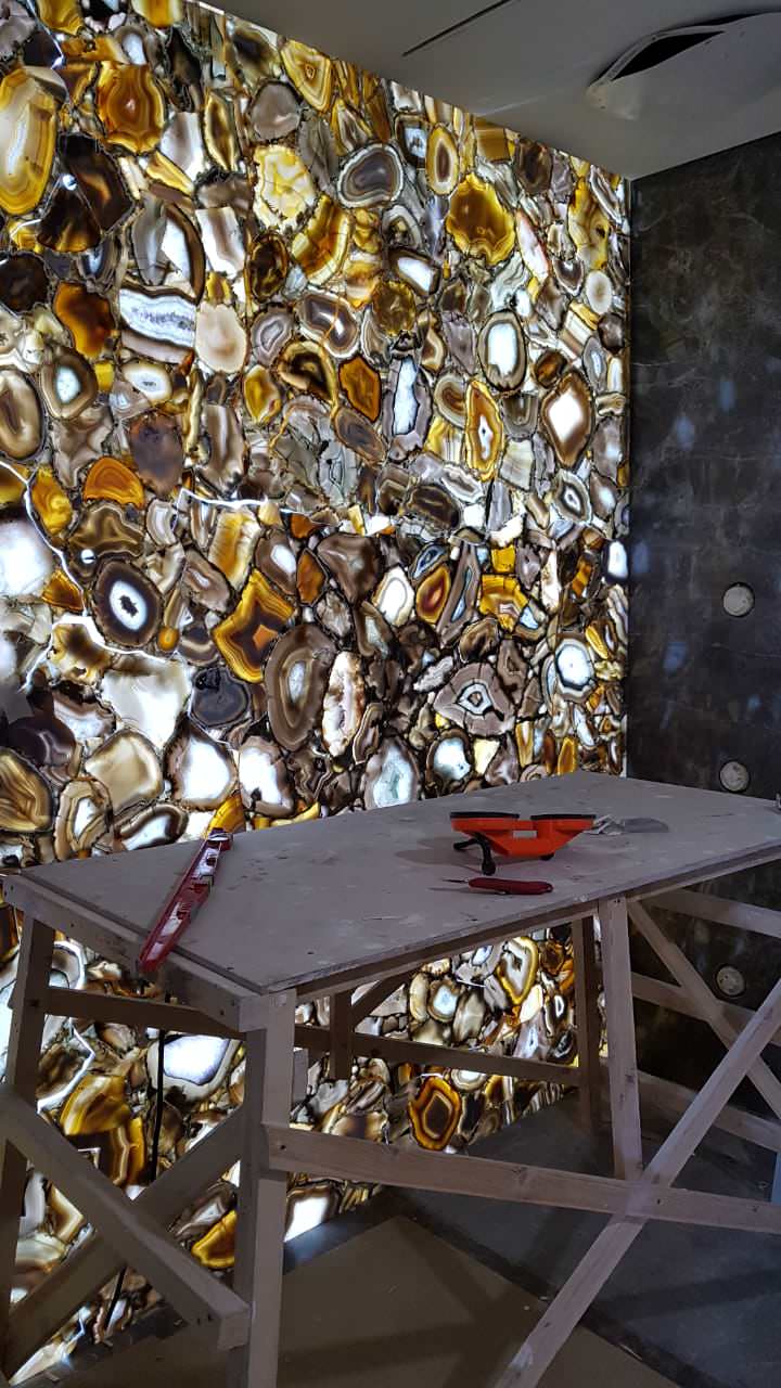 Панно с подсветкой из нат. Агата без стыковочных швов