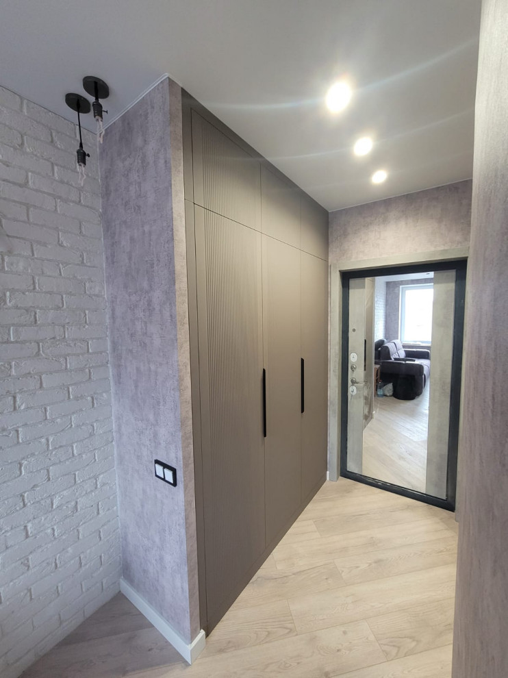 Встроенные распашные шкафы