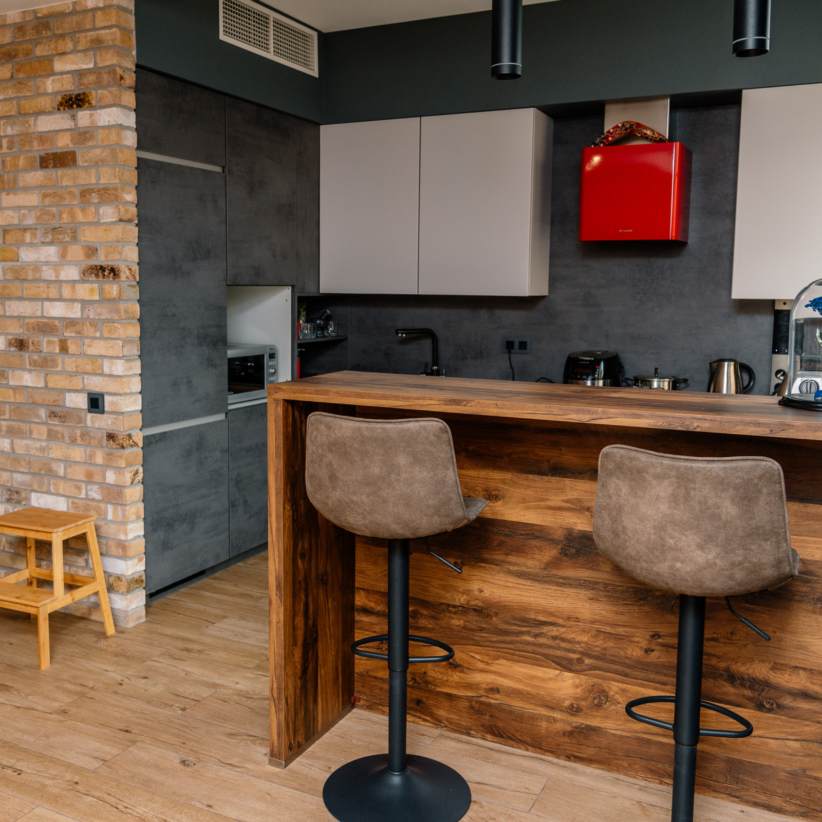 Райский уголок в бетоне в Ростове-на-Дону