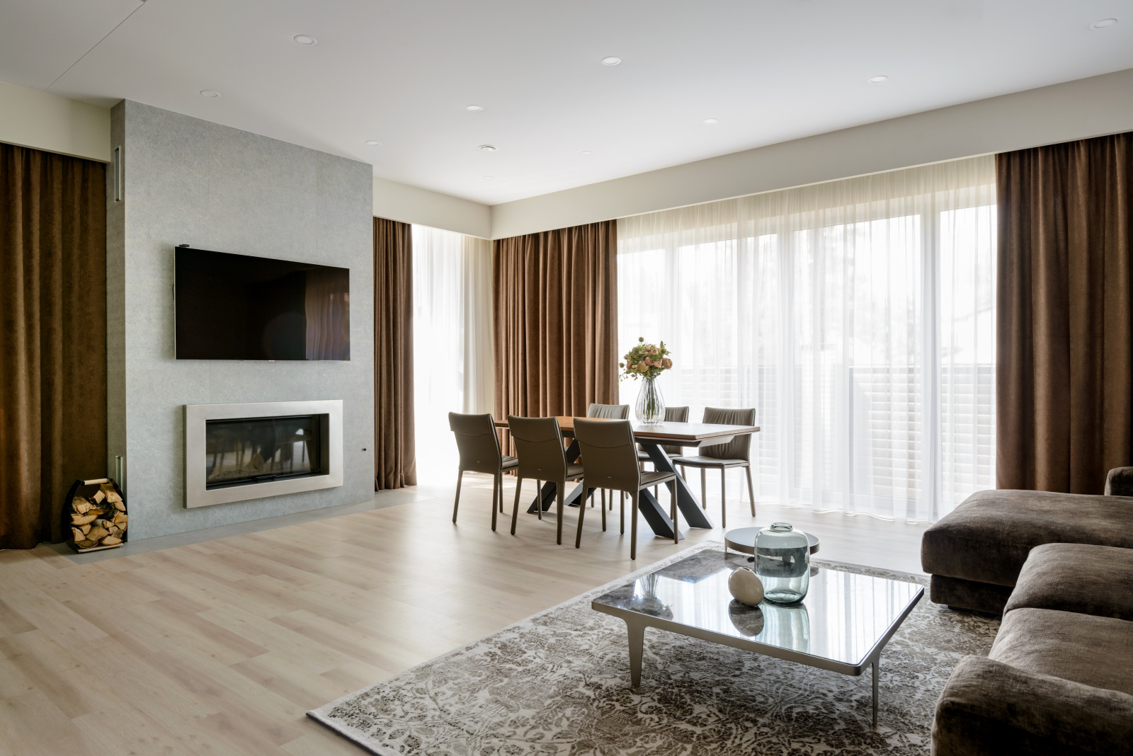 Камин в гостиной