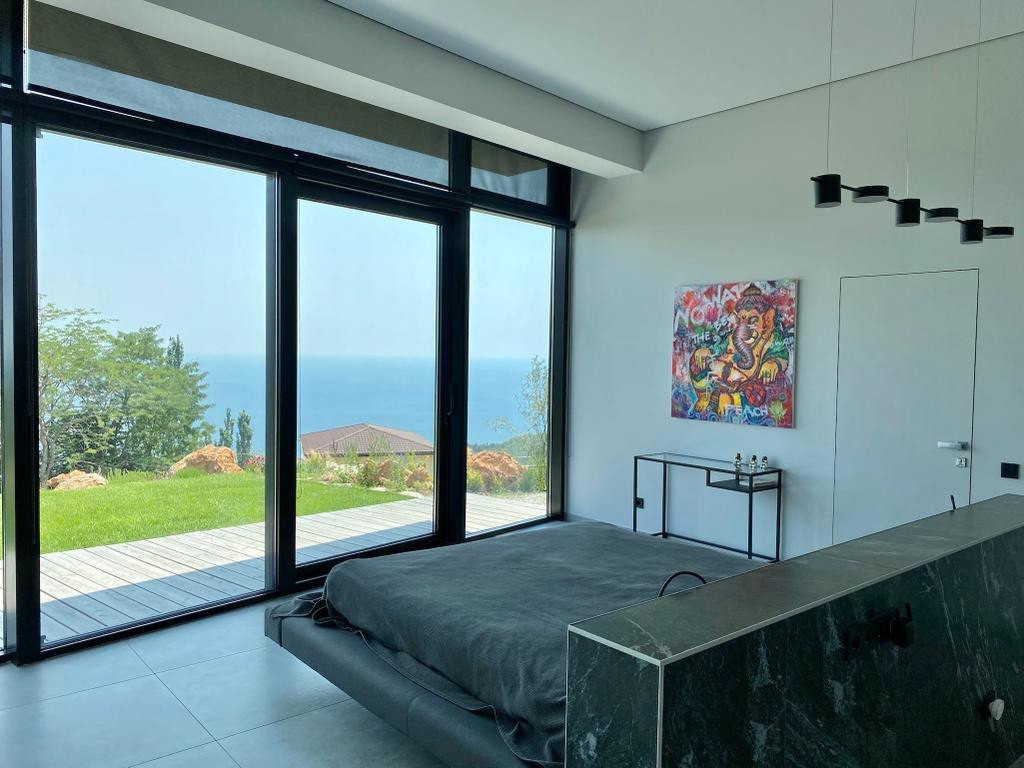 дом с видом на море