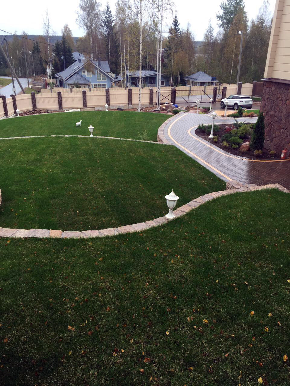 Дом из кирпича в Охтинском парке