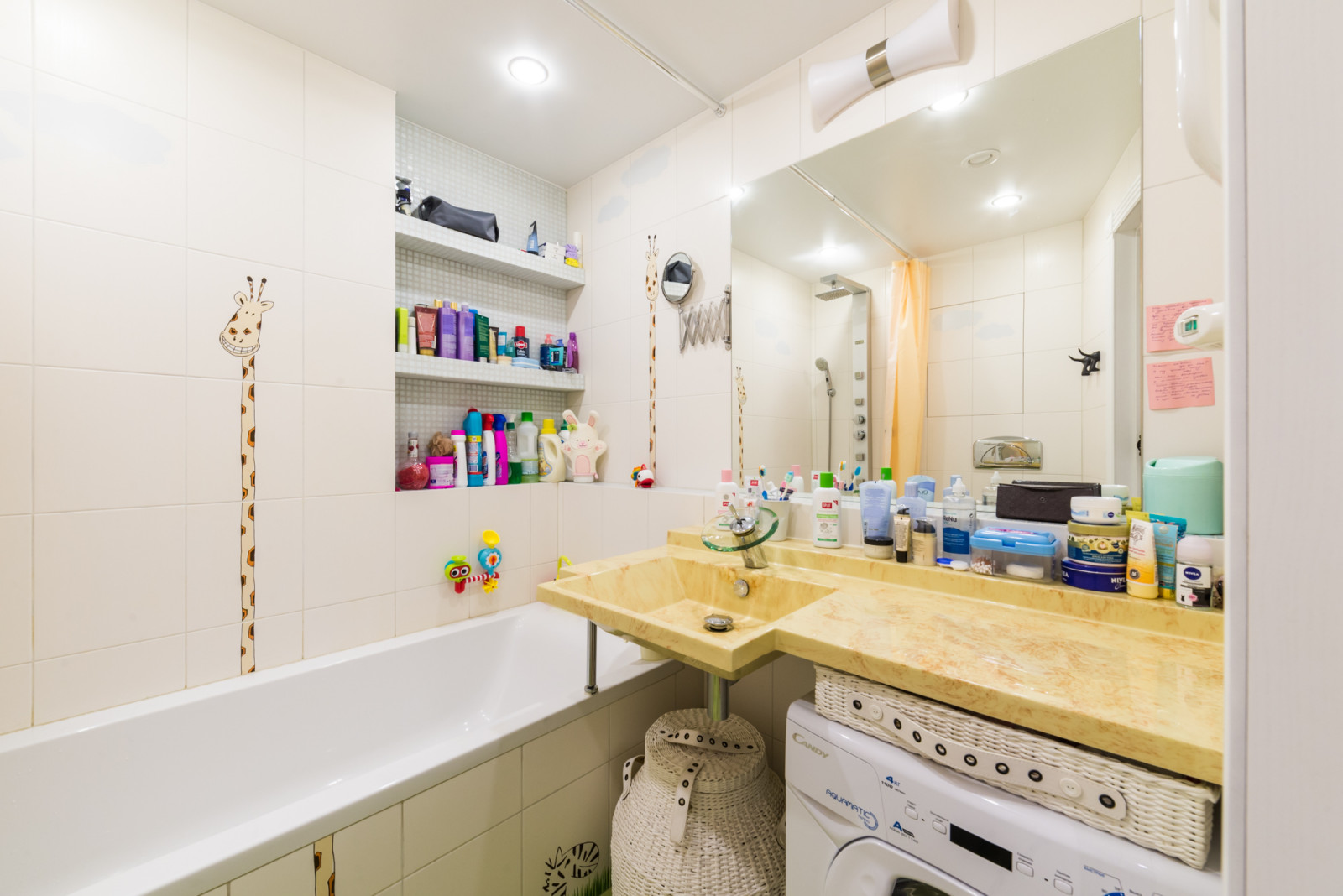 Яркая квартира для молодой семьи