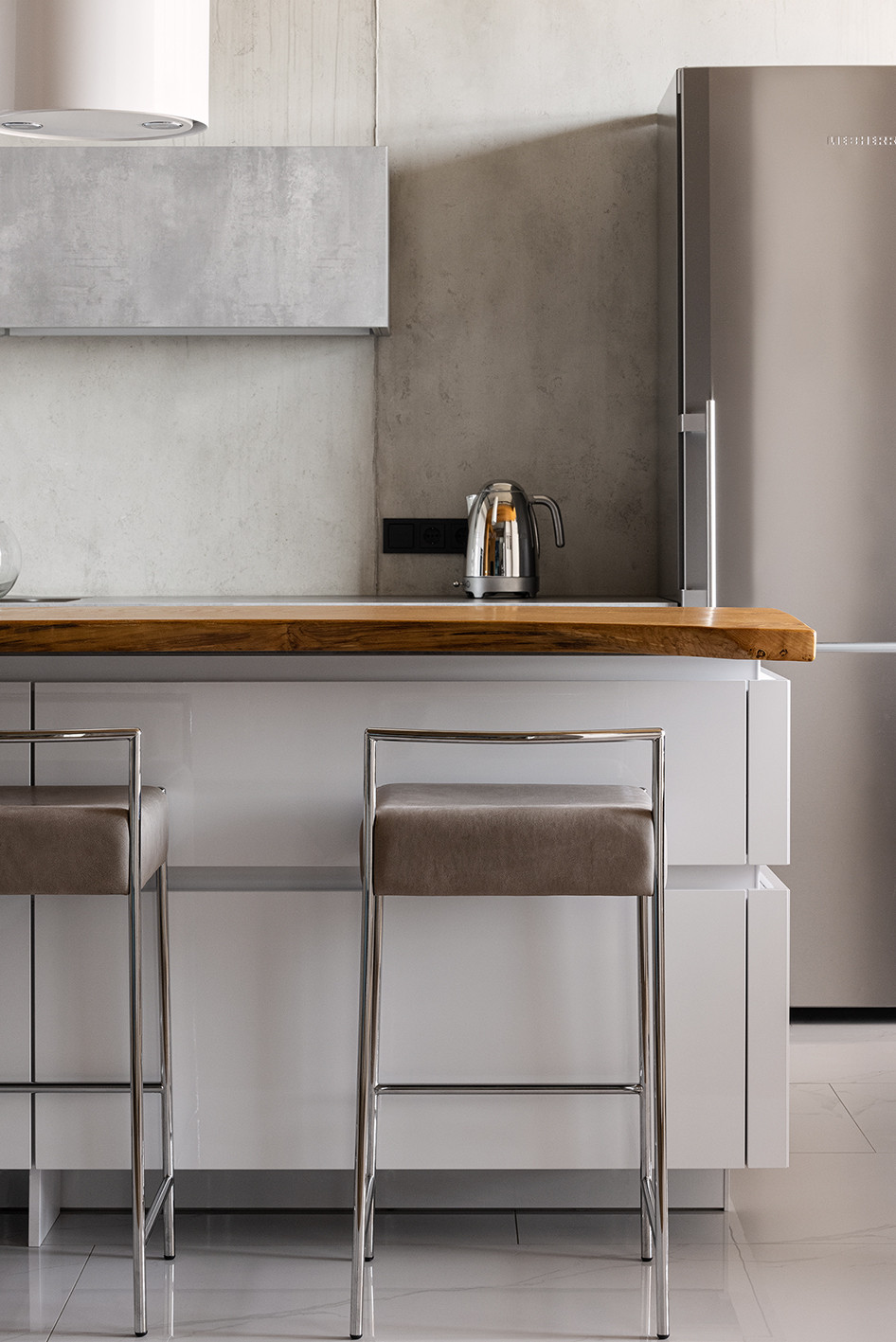 Houzz тур: Квартира в Сочи с акцентом на авторскую живопись