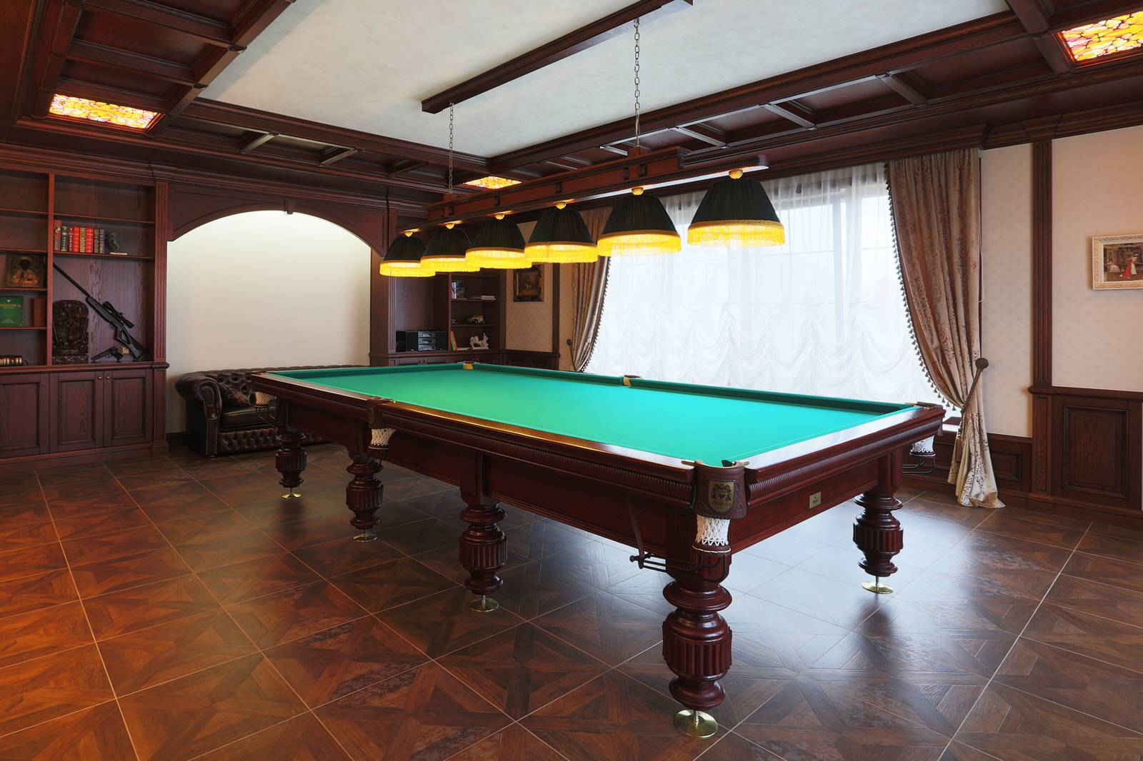 Обложка проекта: Бильярдная комната в доме