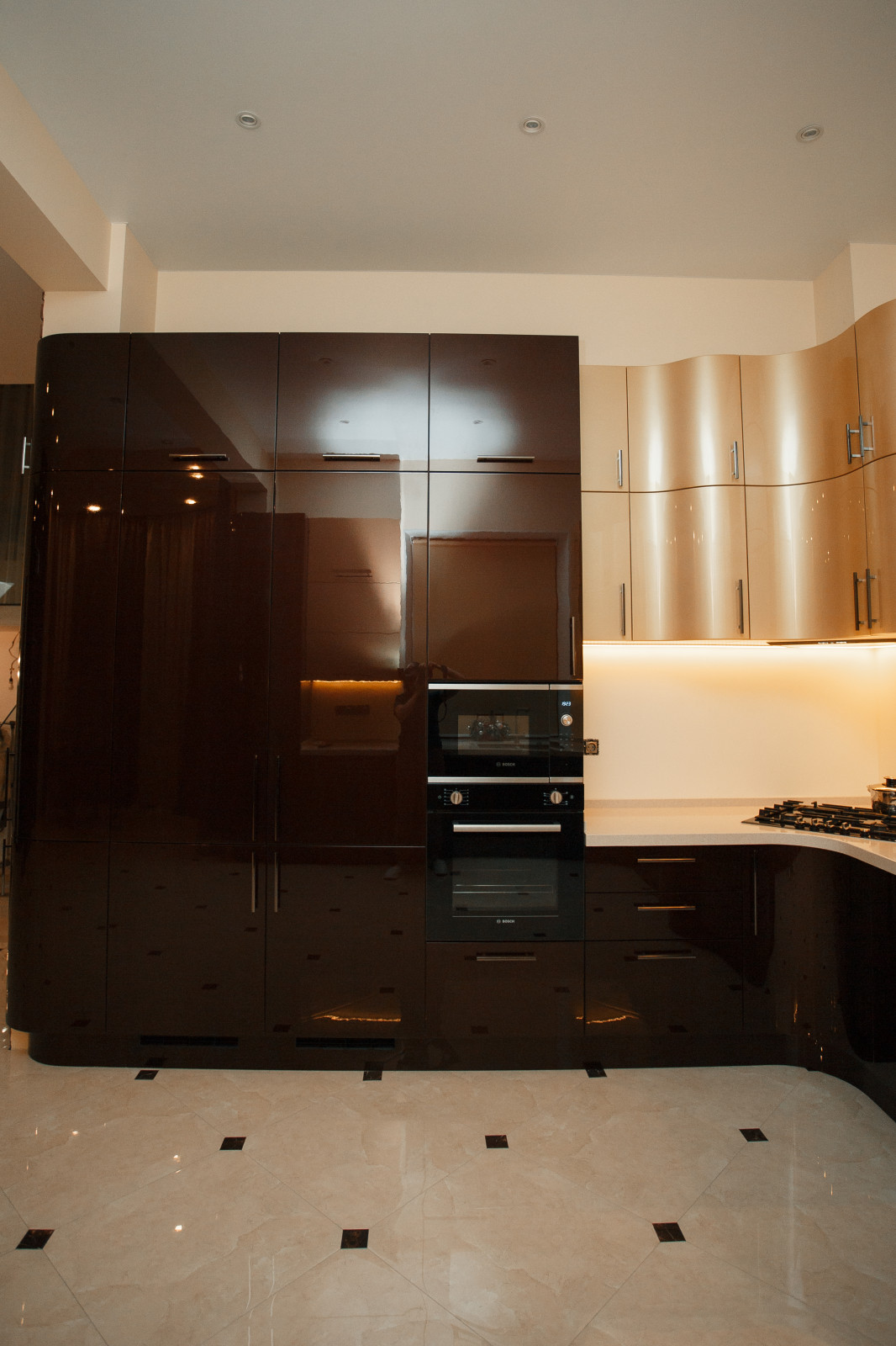 Радиусные фасады, супер-глянец