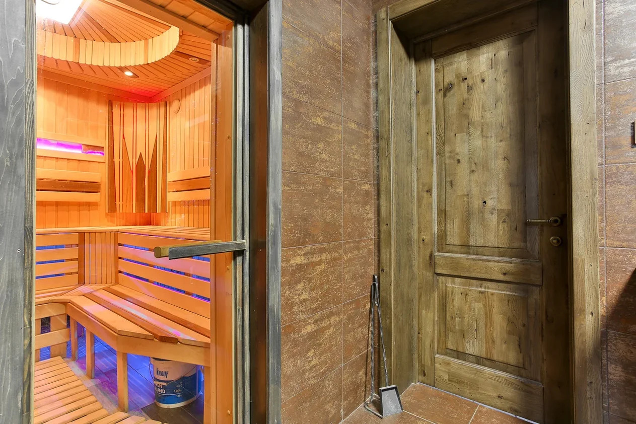 Раздвижные амбарные двери - тренд в современном дизайне интерьеров