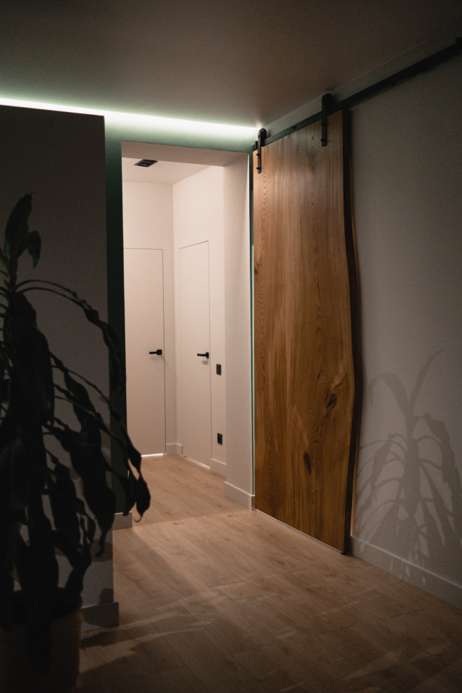 Межкомнатная дверь из слэба дуба в стиле loft в Красноярске