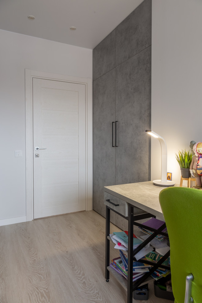 рабочее место в спальне мальчиков