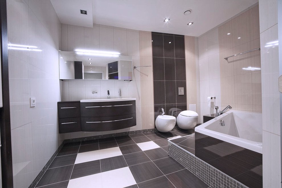 Трёхкомнатная из четырёхкомнатной.