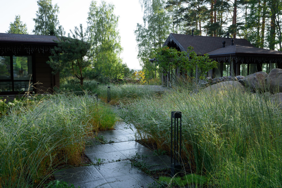 За тремя холмами