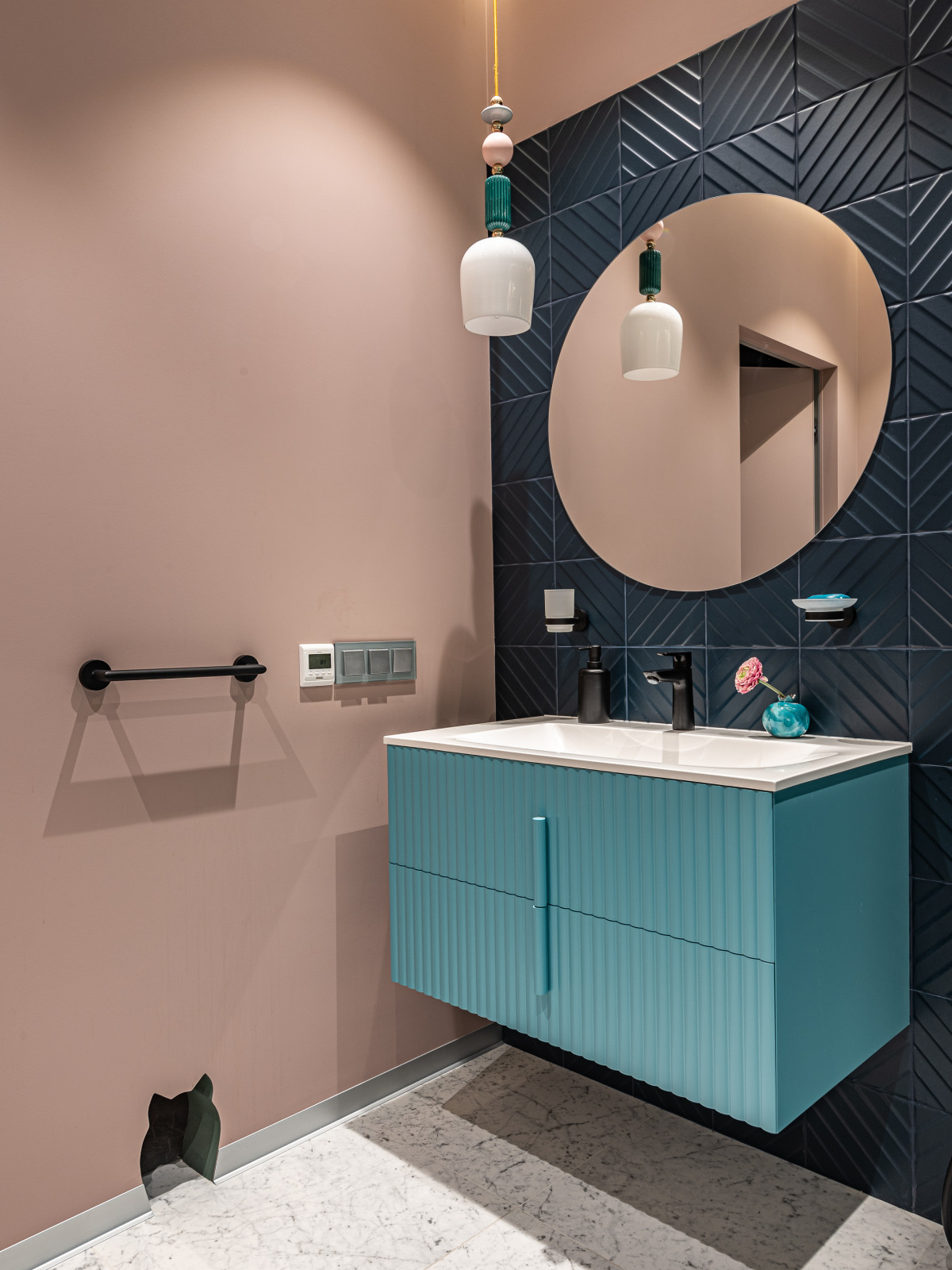 Взрыв цвета на мансардном этаже