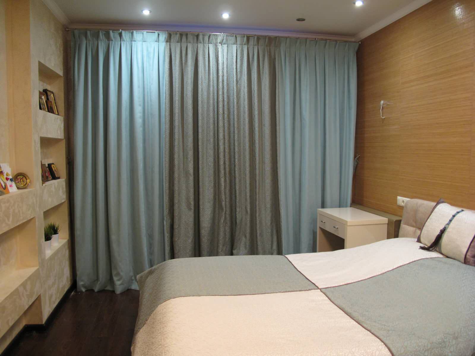 Спальня.подушки.бархат.