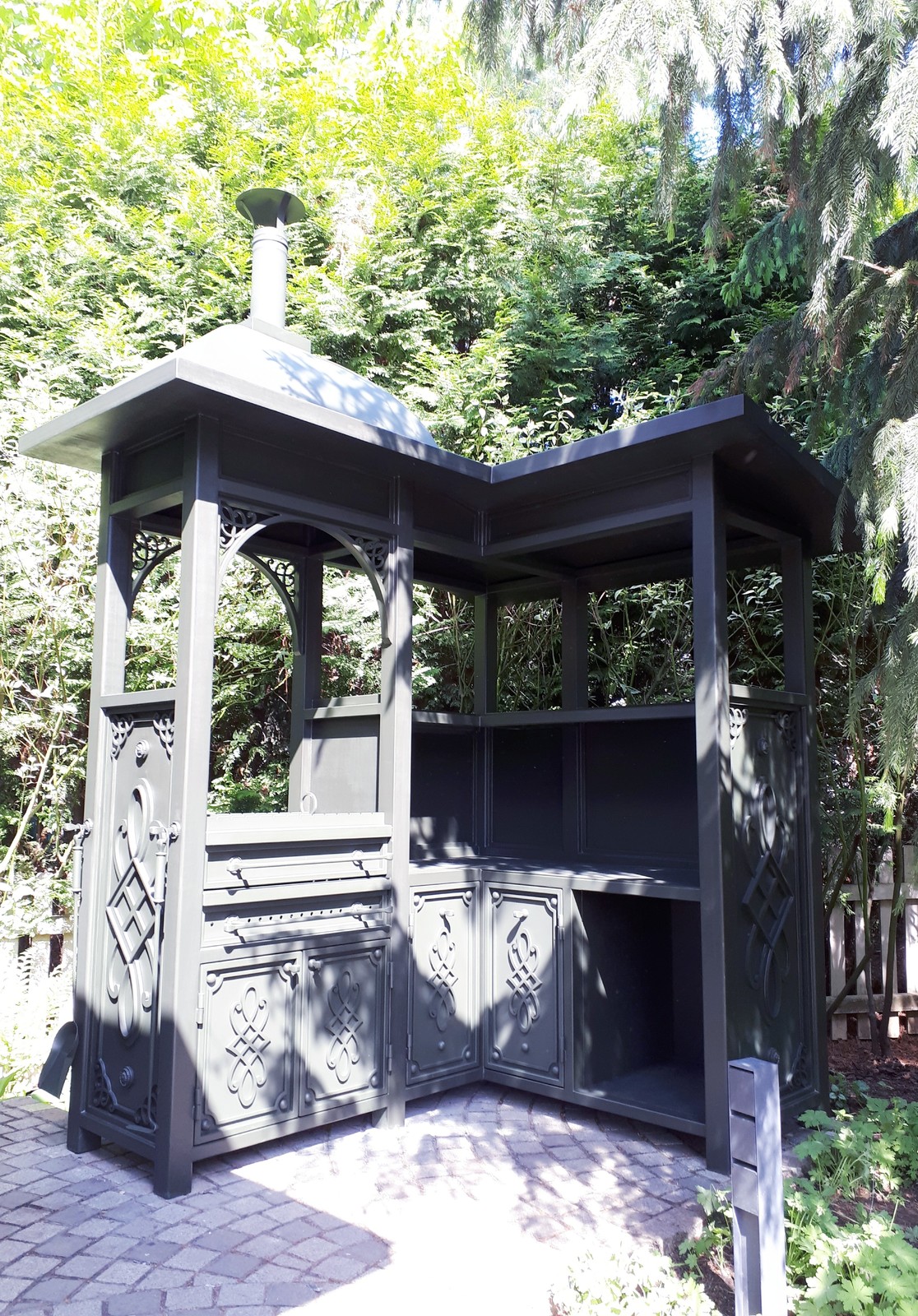 Павильон-Беседка и обустройство зоны барбекю "Резиденция Бенелюкс"