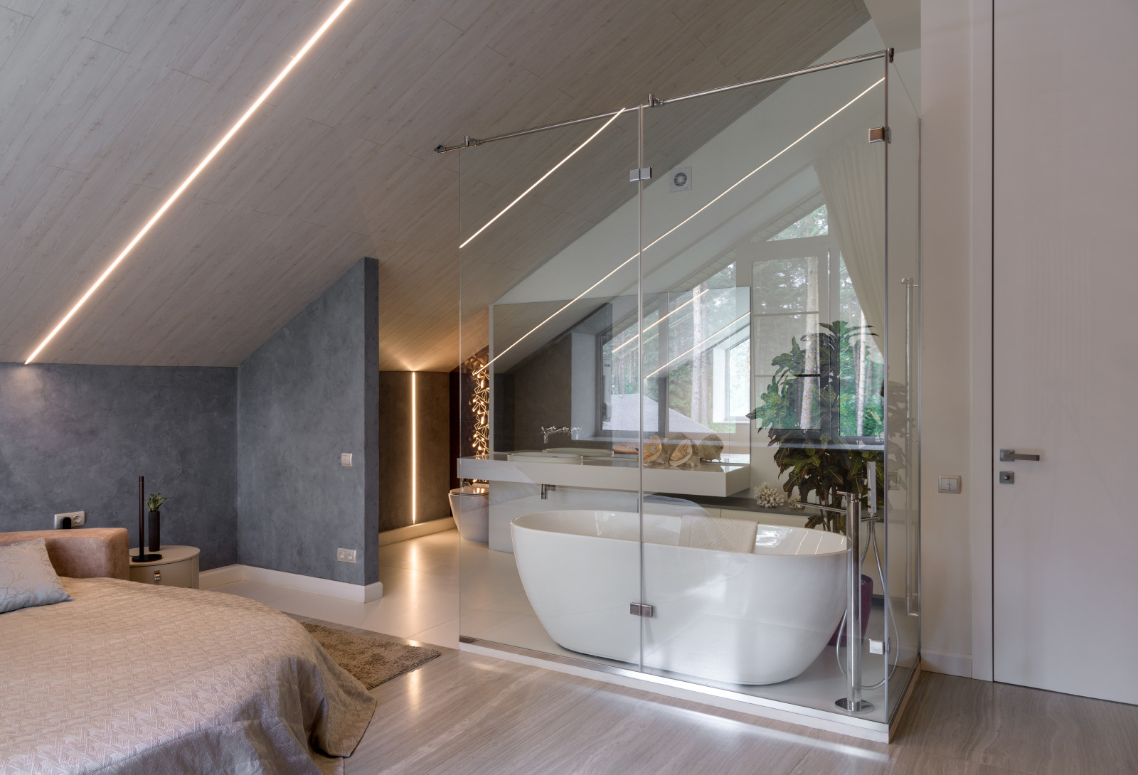 Обложка проекта: Яркая мансарда в загородном доме