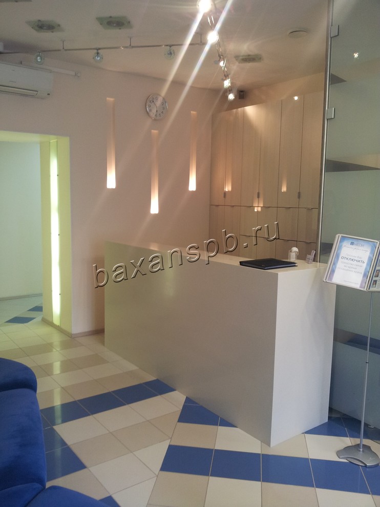 Стойки ресепшн