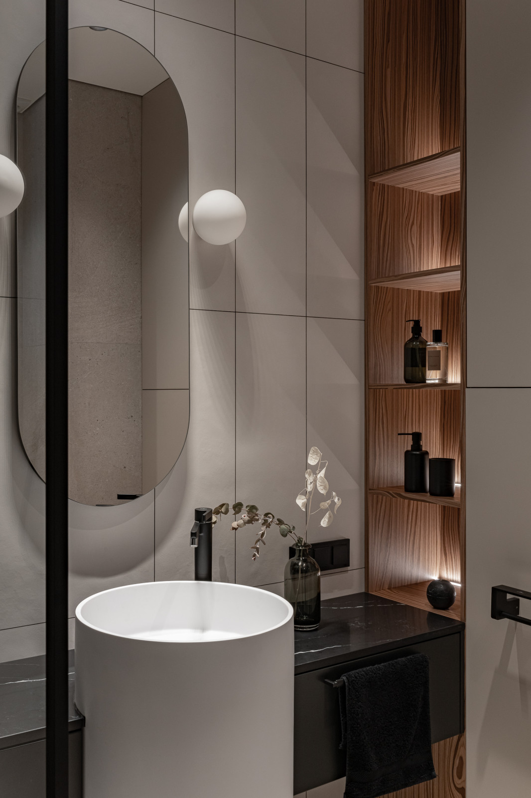 Обложка проекта: Современная квартира в стиле минимализм в ЖК «FORUM CITY»