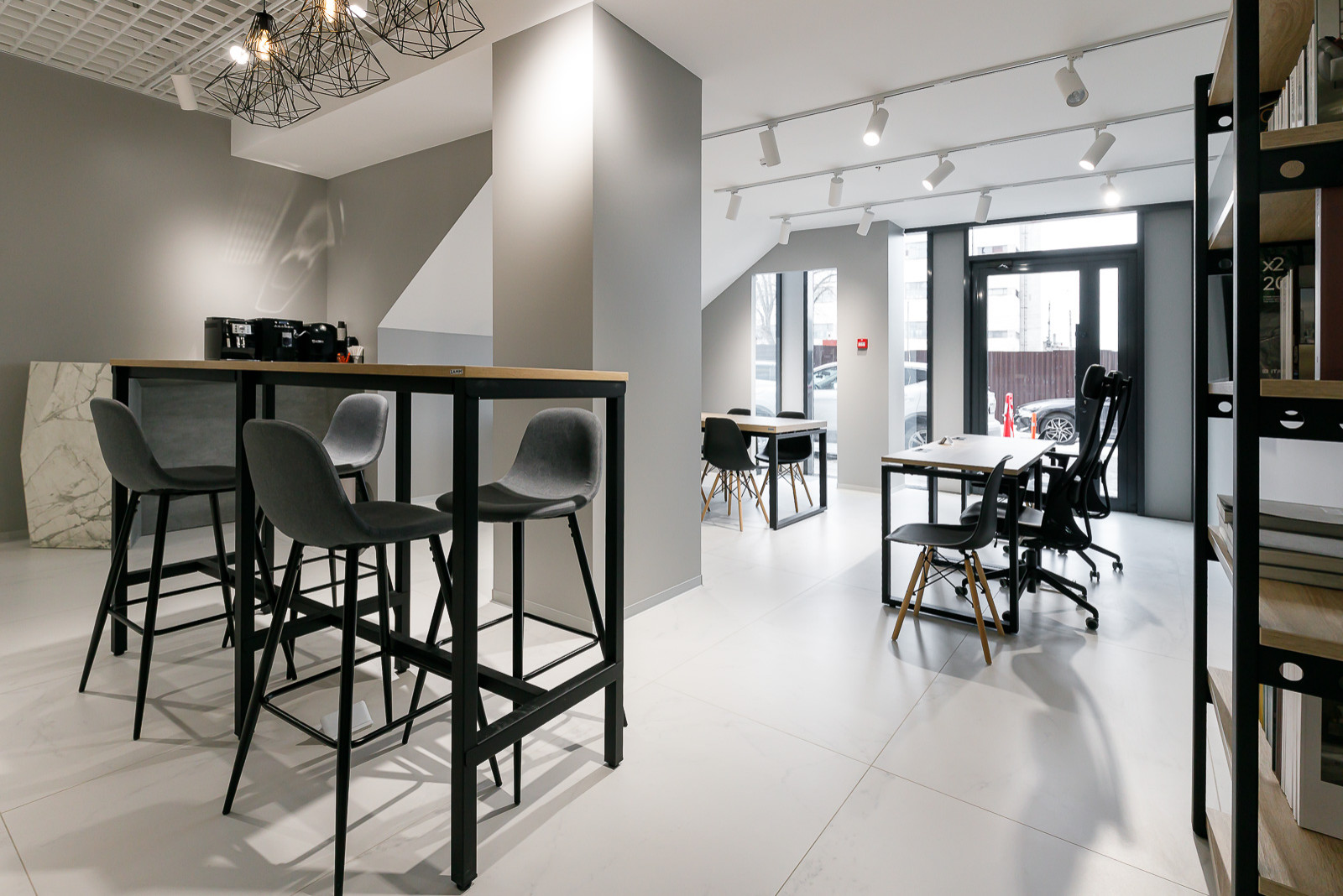 Интерьер шоурума керамогранита