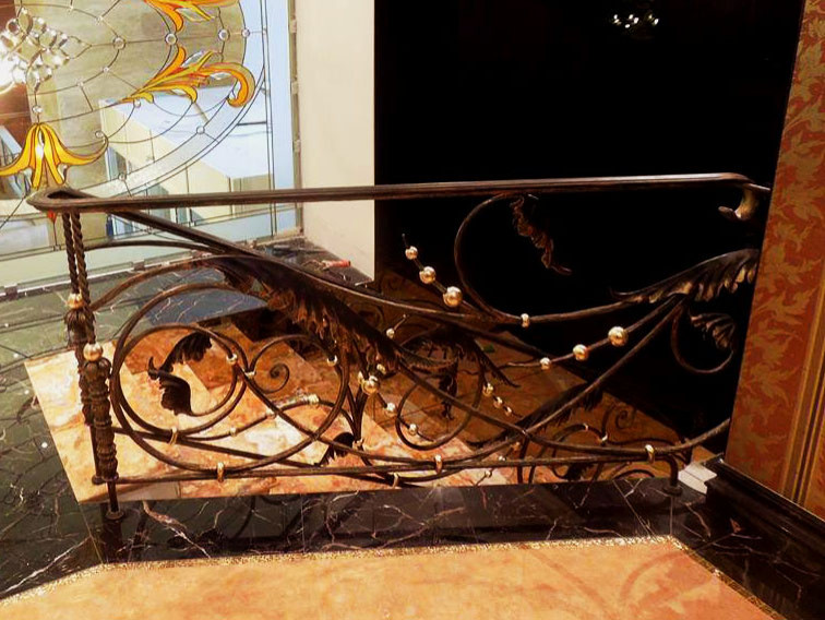 Кованные ограждения лестницы