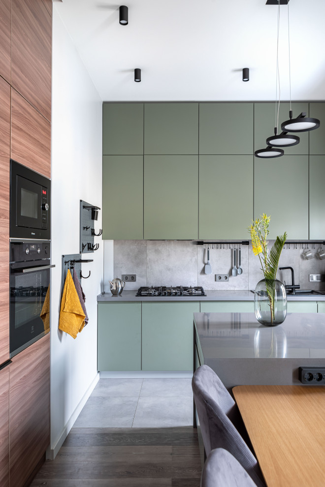 КВАРТИРА С ЯРКИМИ АКЦЕНТАМИ В СТАРОМ ФОНДЕ