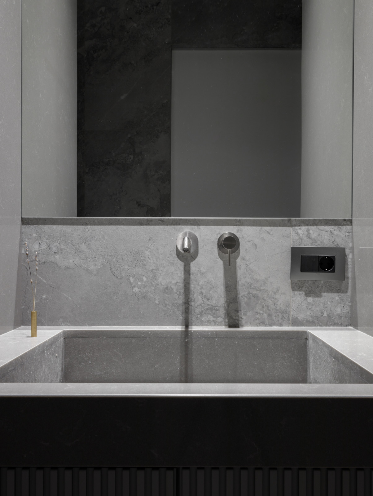 Квартира на набережной