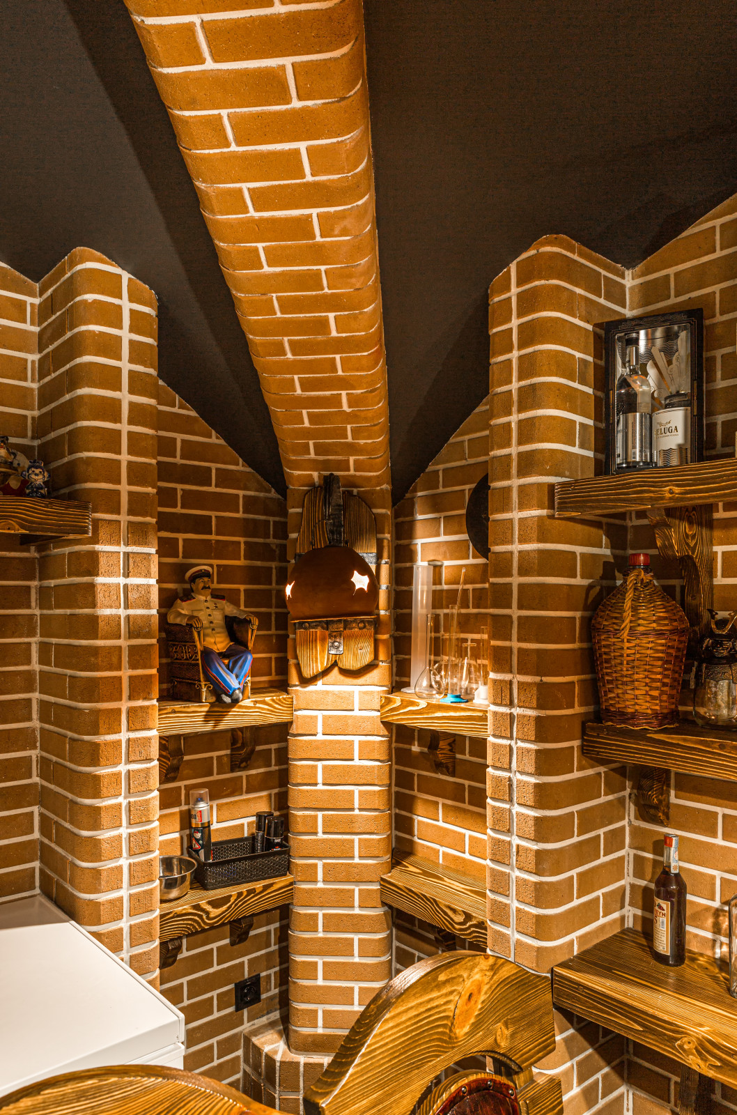 Обложка проекта: Винный погреб в загородном доме в г.Находка