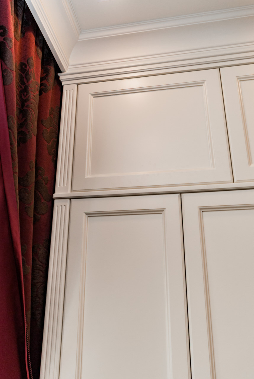 Шкаф в спальне