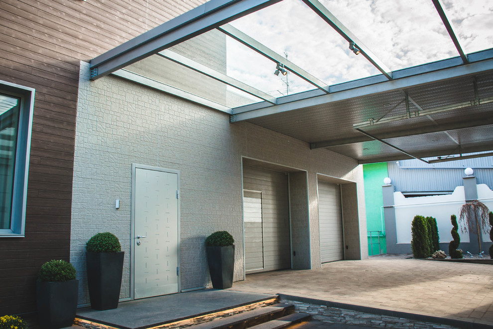 Дом в современном стиле с консольной лестницей