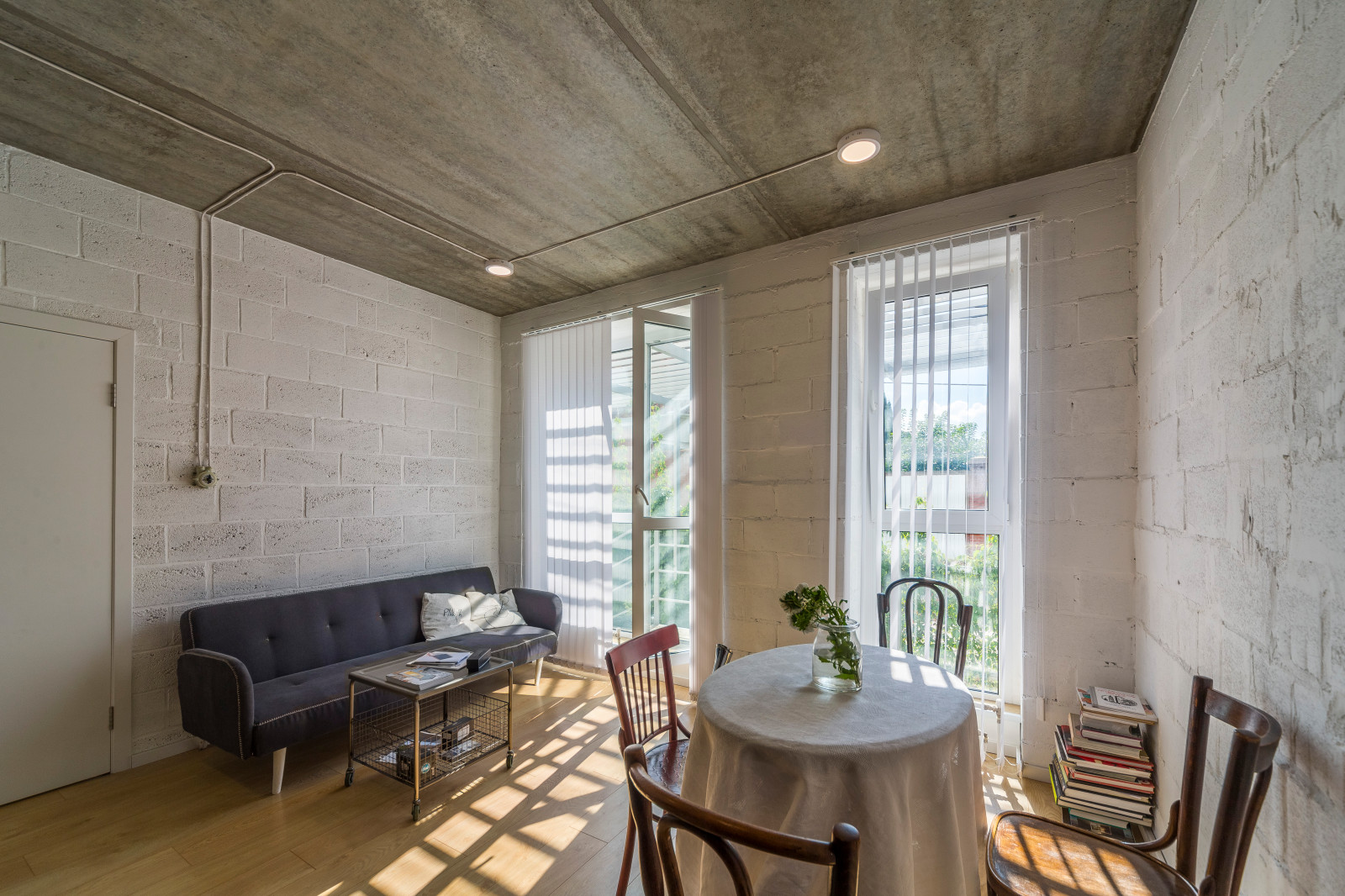 Квартира архитектора с садом и винтажной мебелью