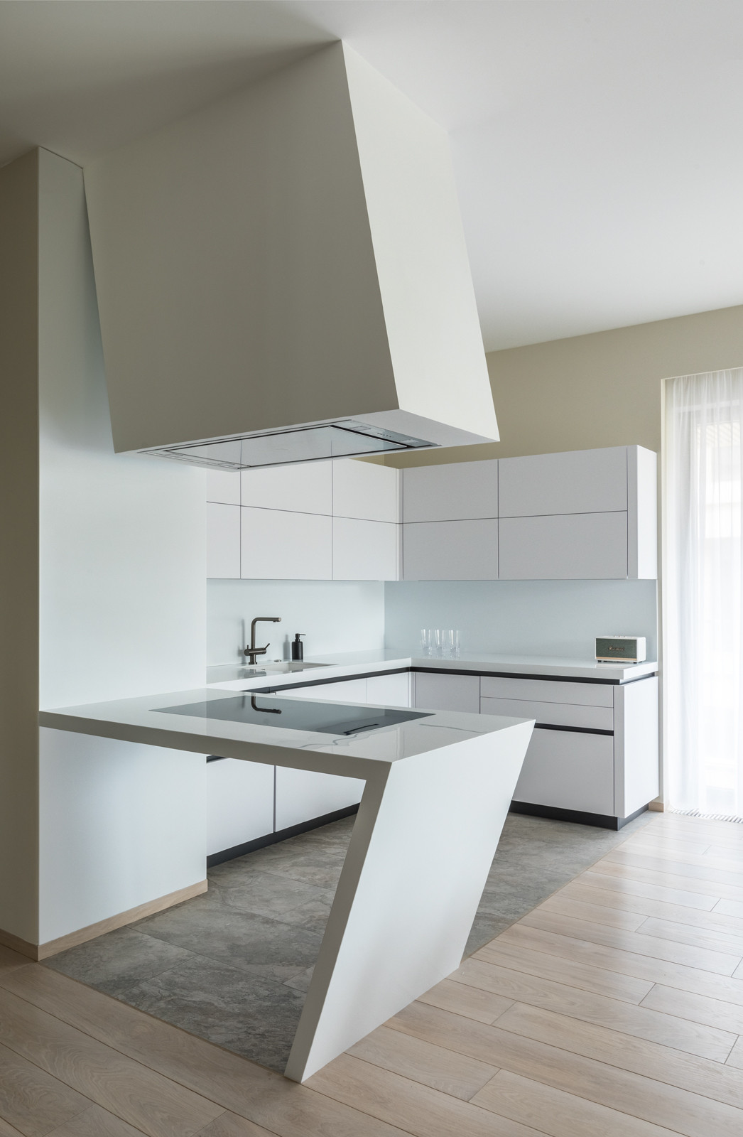 "На своем месте", многокомнатная квартира в жк "Снегири-Эко"