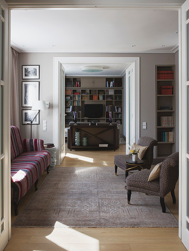 Houzz тур: Современная классика и анфилады в семейной квартире