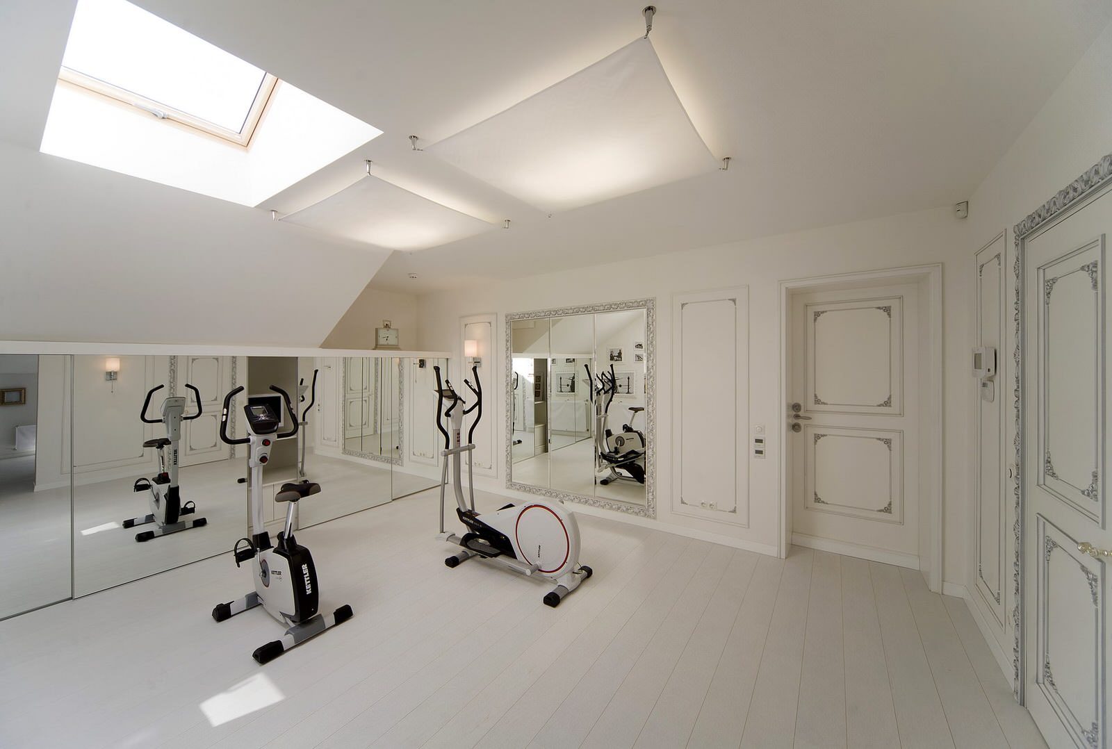 Жилая квартира. г. Киев "Квартира с фишкой"