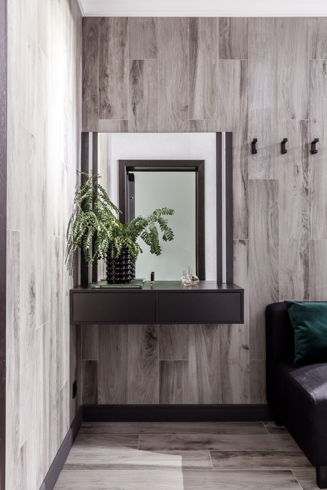 Монохромный интерьер в 2-х комнатной квартире