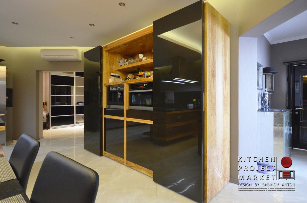 Обложка проекта: Комбинация шпона натуральной «Оливы» и «Черного» лака