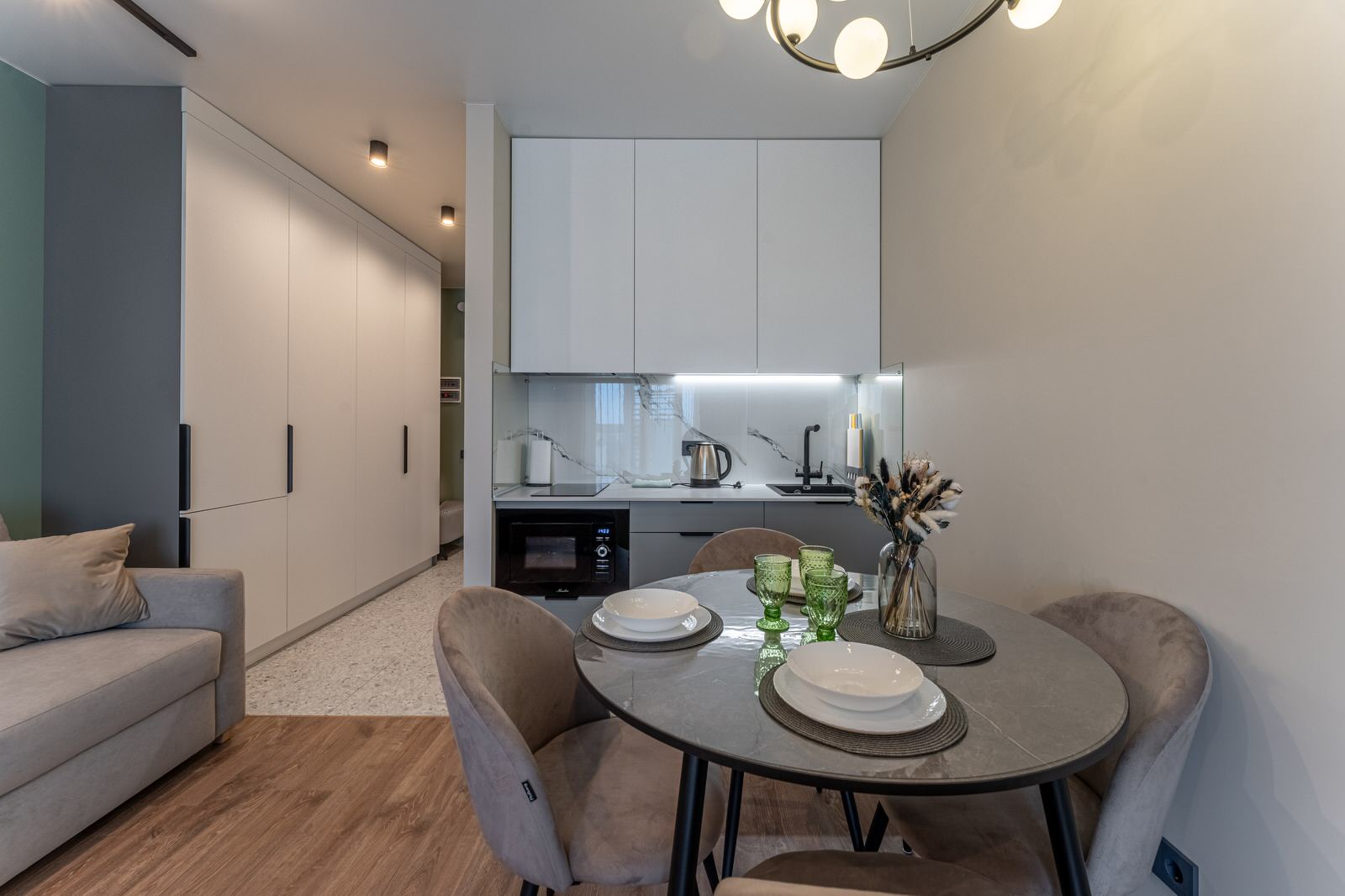 Студия для посуточной аренды в центре города Калининграда