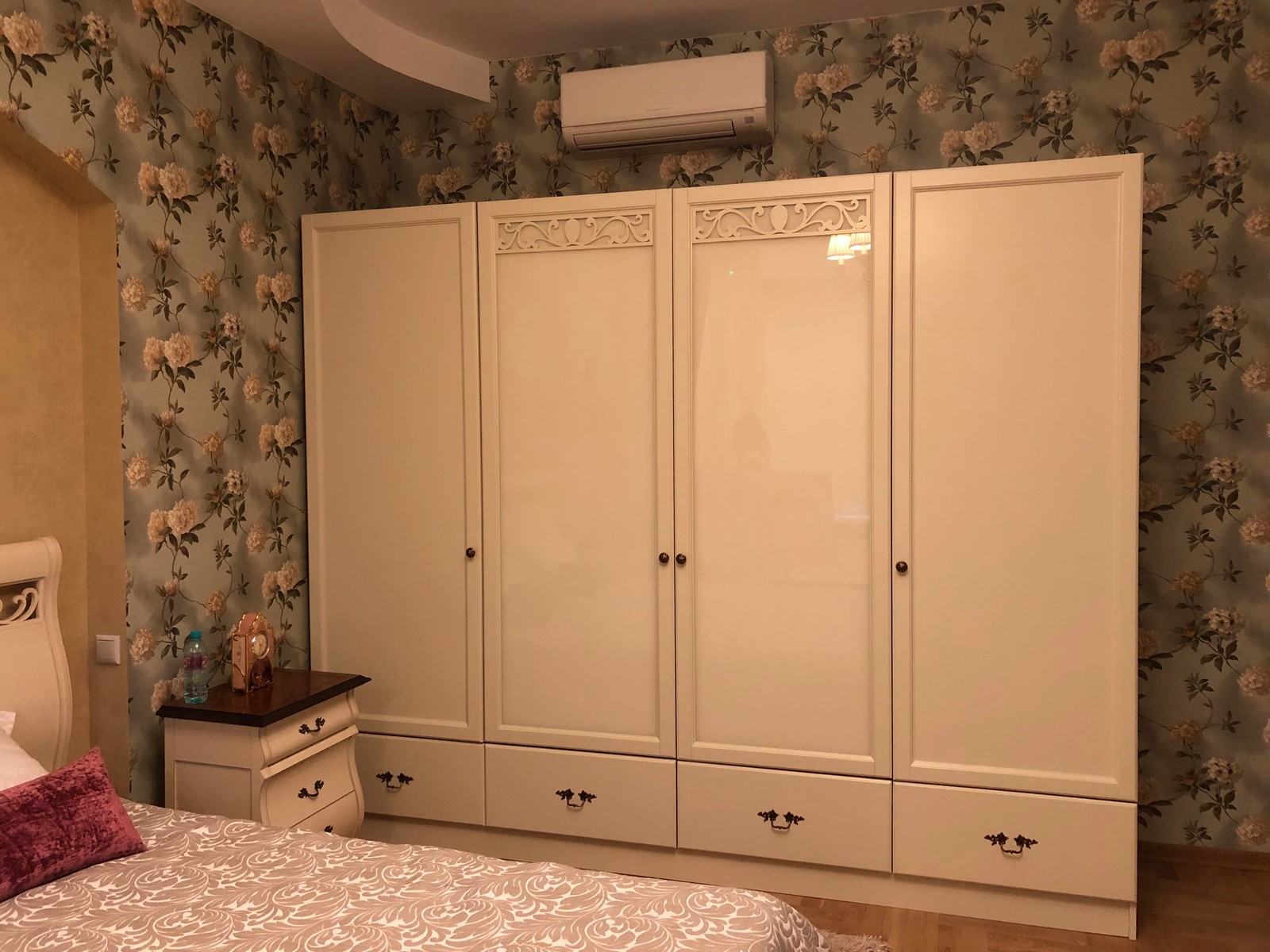 Шкаф для дамы