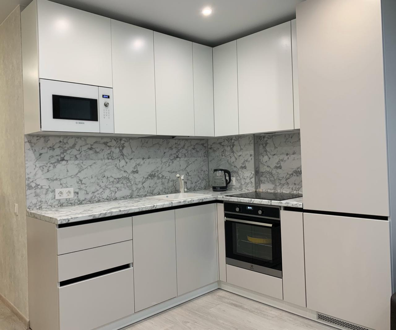 Обложка проекта: Белый Пластик