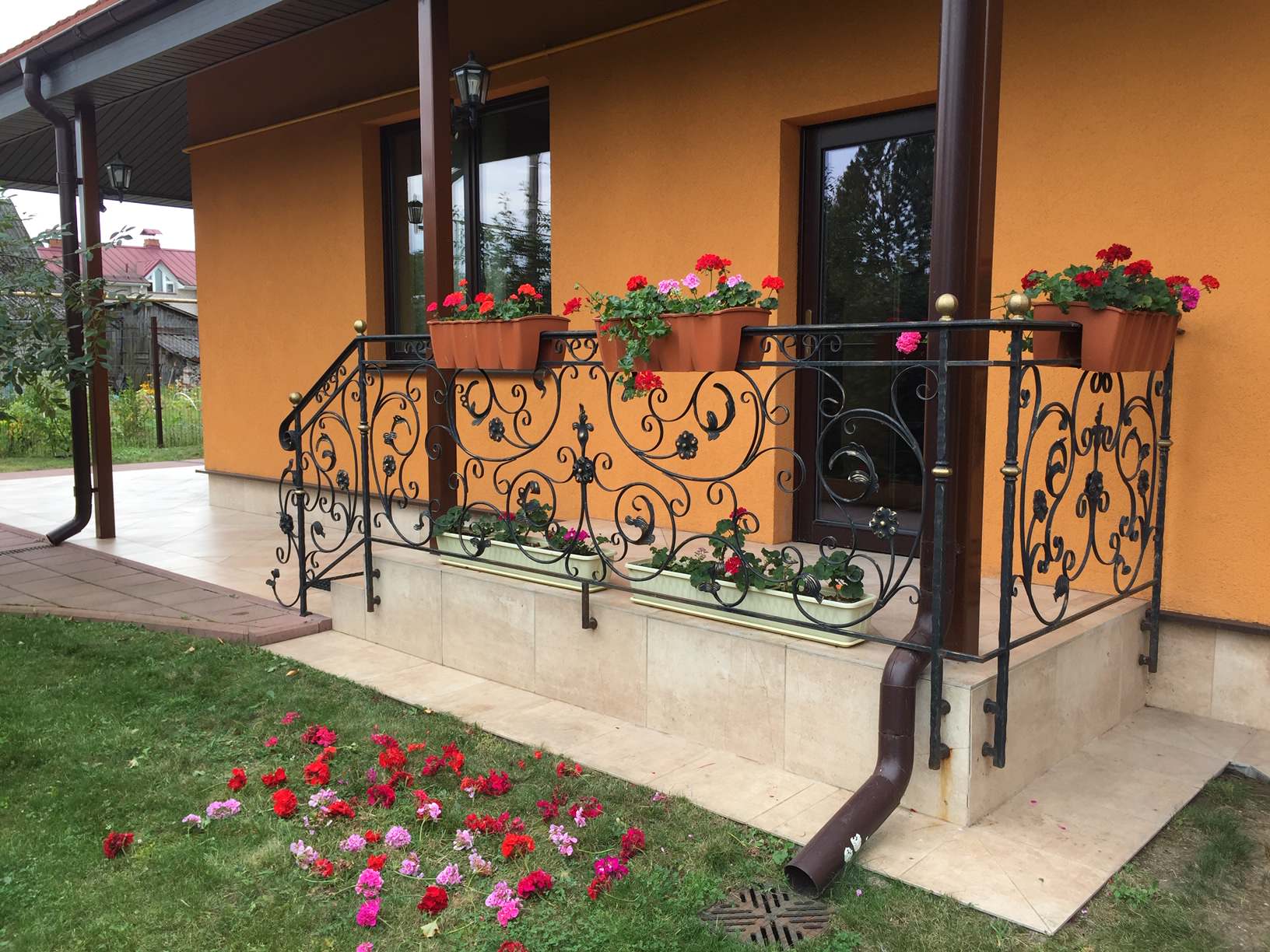 Личный опыт: Робот-мойка окон и другие гаджеты для частного дома