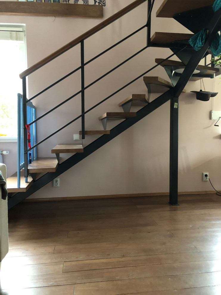 Лестница на металлокаркасе