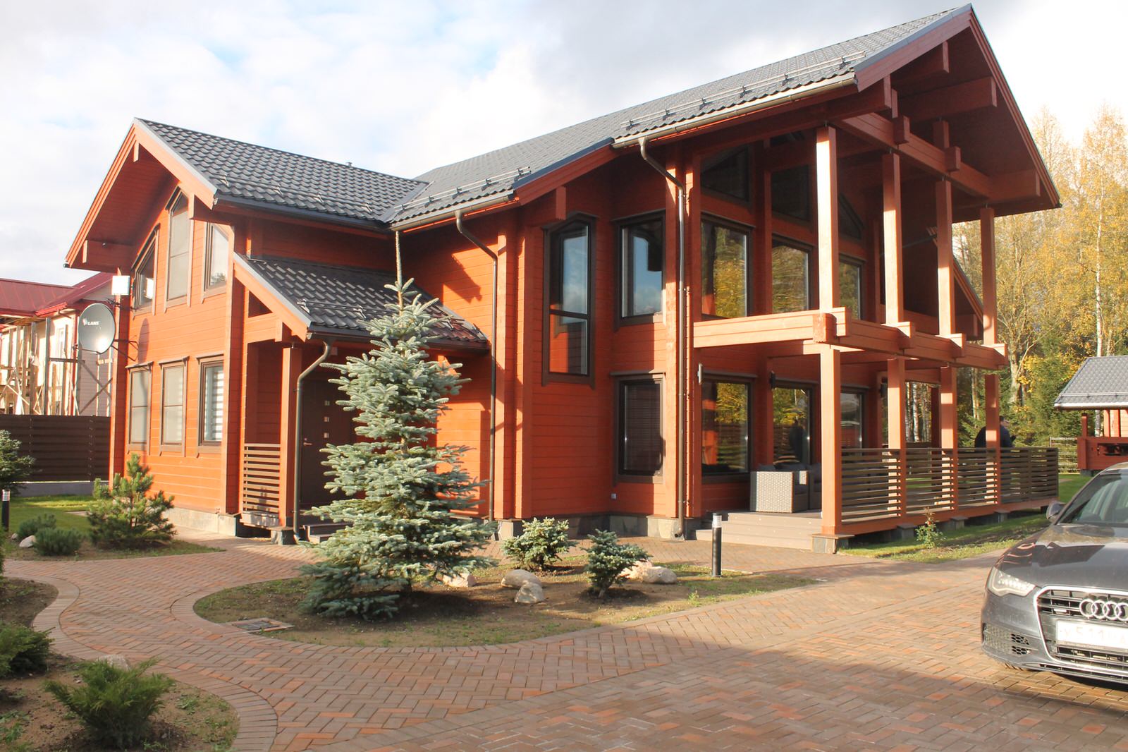 Отделка дома и бани из клееного бруса