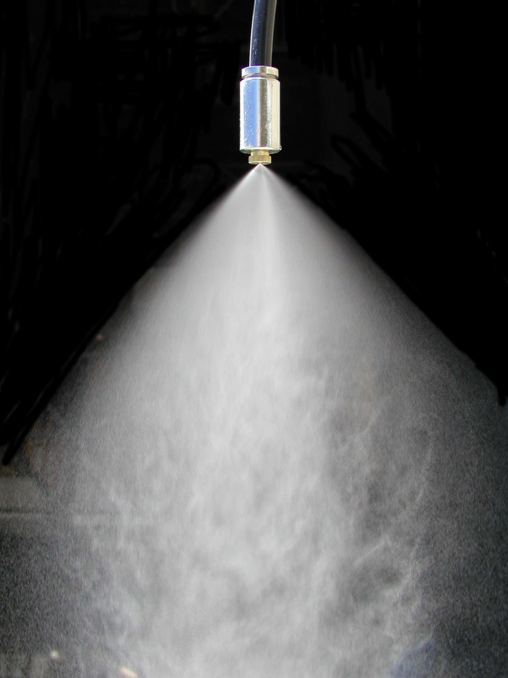 Как правильно: Организовать туман в саду