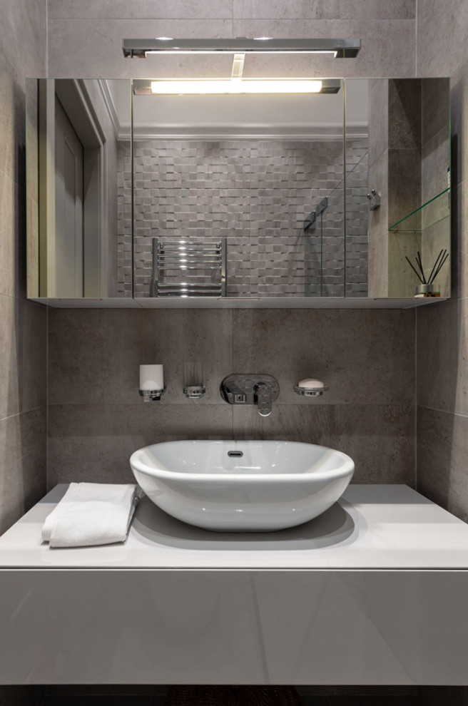 Обложка проекта: Queen's Gate