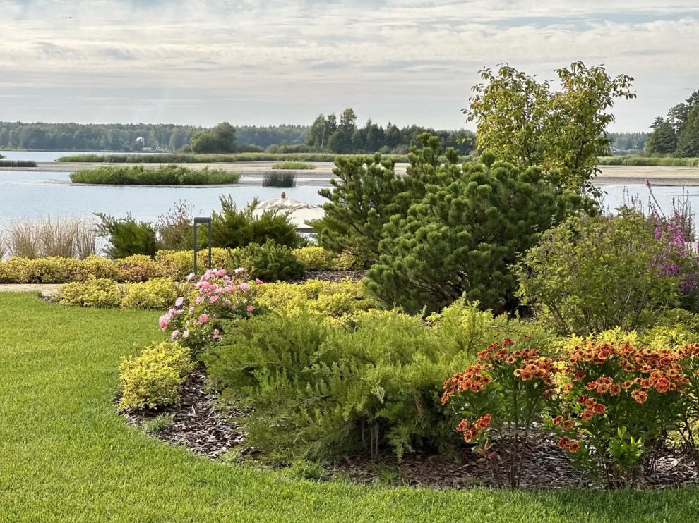 «НА ЗАПОВЕДНЫХ БЕРЕГАХ»